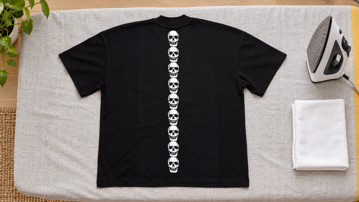 Тениска SKULLS до ютия и защитна кърпа