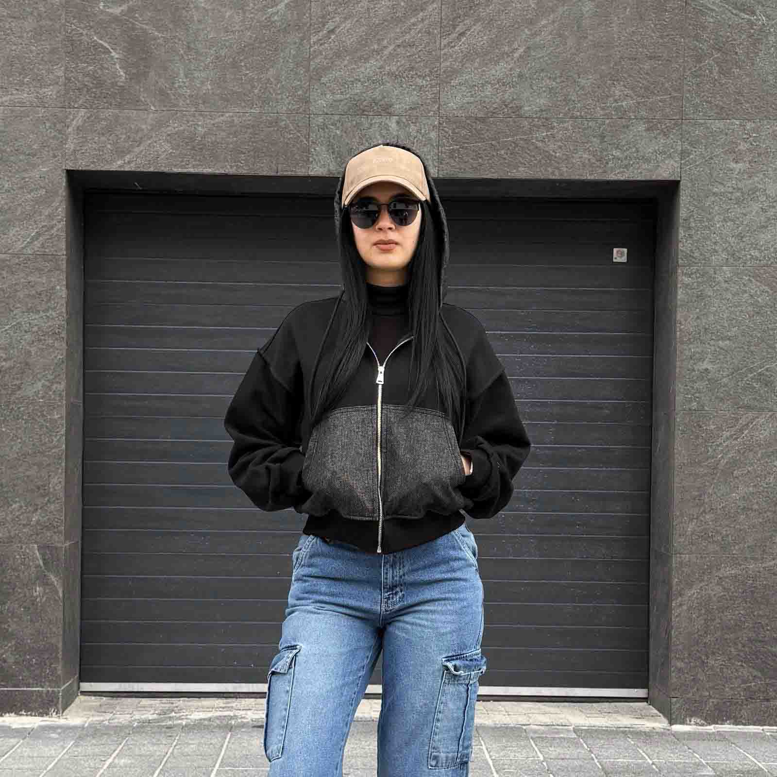 Суичър DENIM — черен с деним апликация, метален цип и качулка, 380гр памук, шит в Пловдив | Ulle