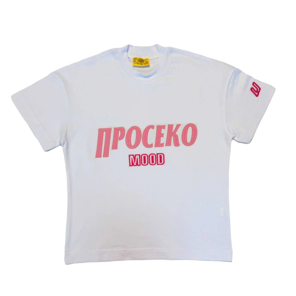 Тениска ПРОСЕКО MOOD — бяла овърсайз с бродерия и деним апликация, 240гр памук, ръчна изработка | Ulle