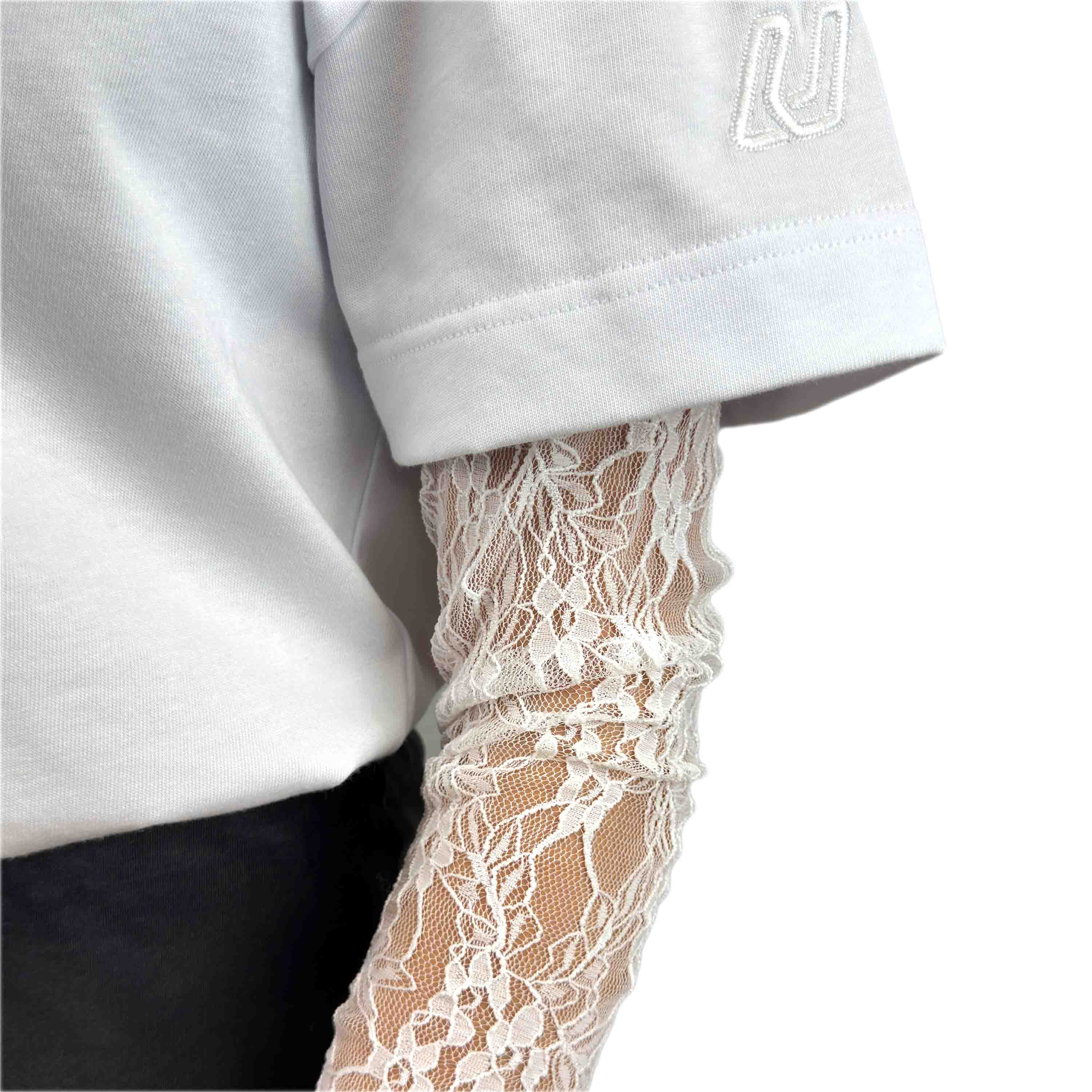 Тениска WHITE MUSE — бяла овърсайз с дантелени бели ръкави, 240гр памук, произведена в България | Ulle